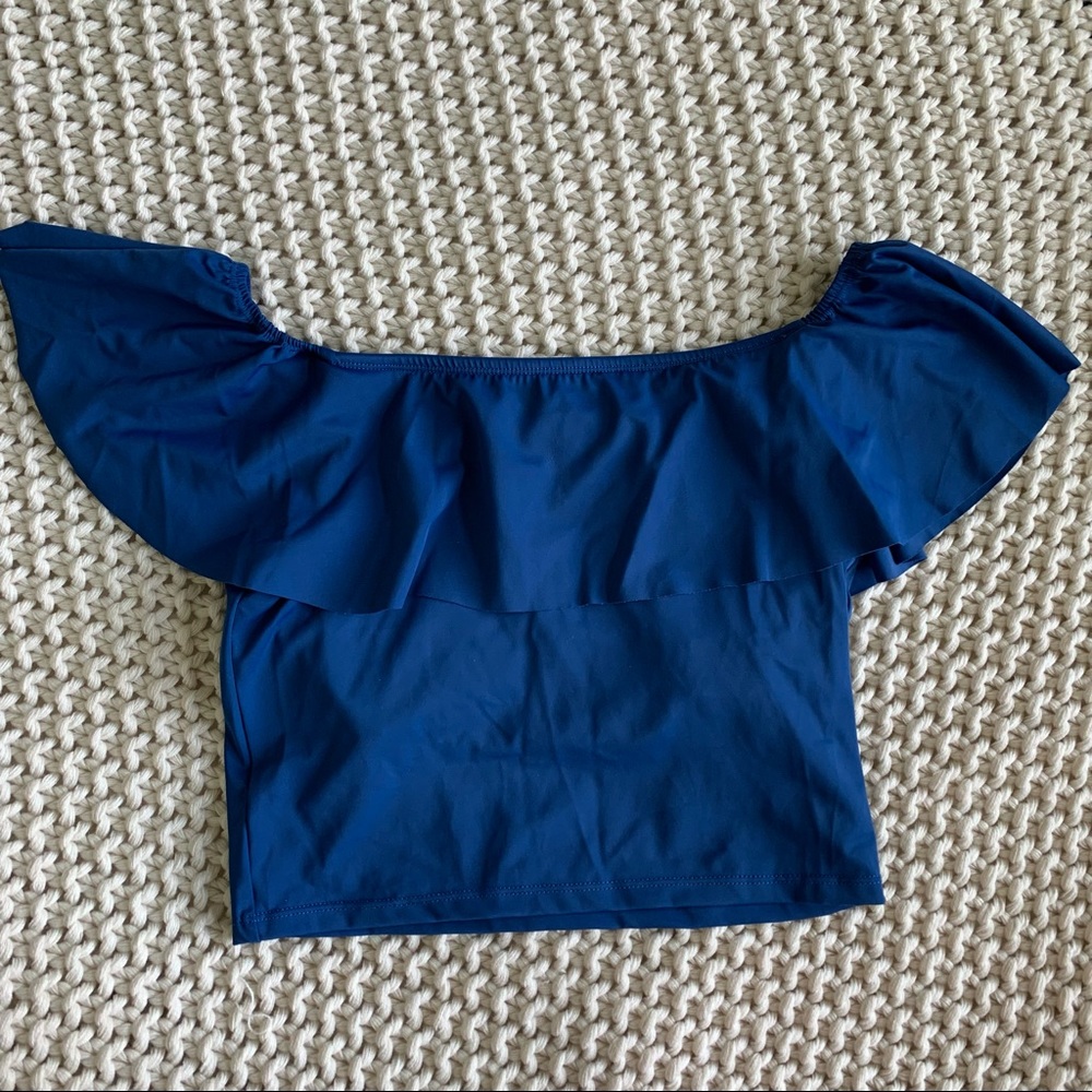 Kortni Jeane: Ruffle Around Top “Navy”, Sz.S